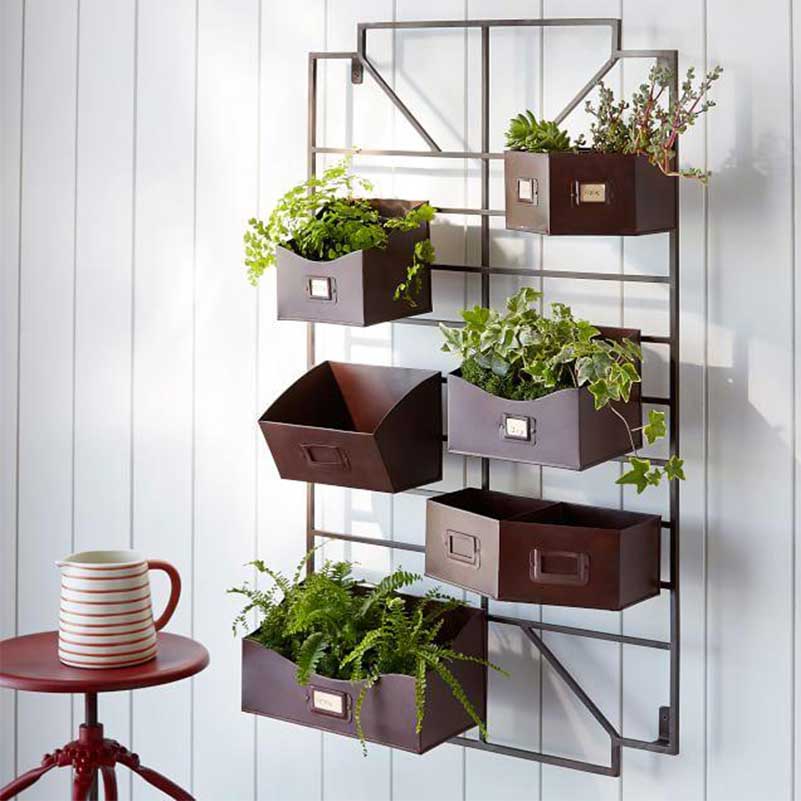 duvara monte çiçeklik